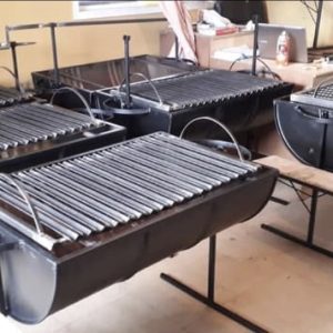 Pancho para asado con parrilla y asador